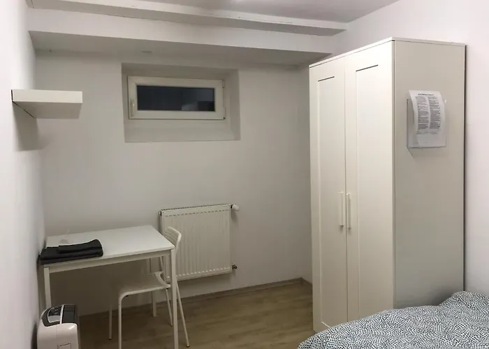 Brahms 25 Homestay *