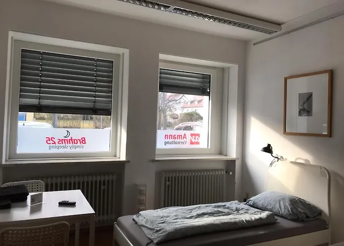 Homestay Brahms 25 *